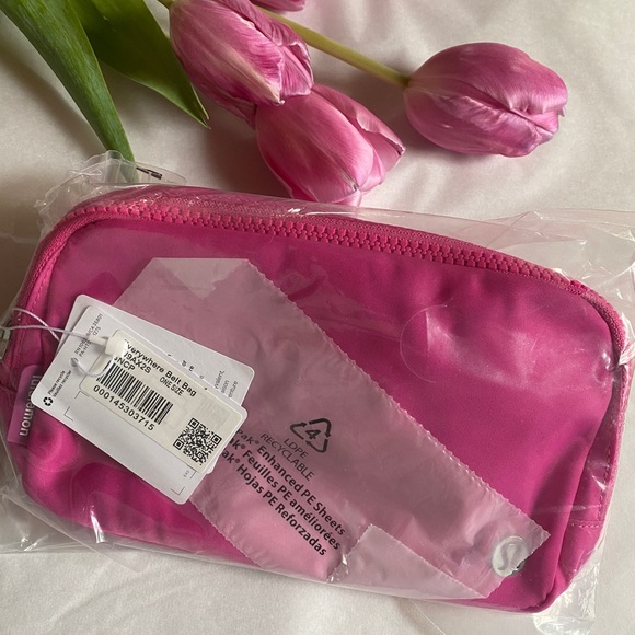 Lululemon SONIC PINK Everywhere Belt Bag 1L - Picture 6 of 13